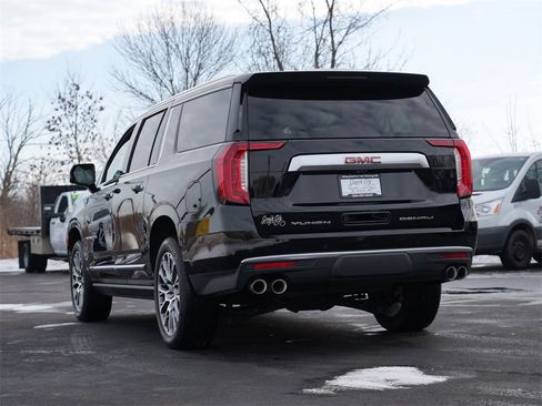 Used 2024 GMC Yukon XL Denali w/ Advanced Technology Package image 5