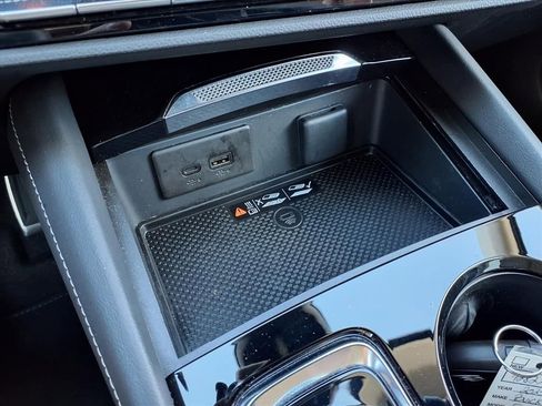 Certified 2025 Buick Envision Sport Touring image 11