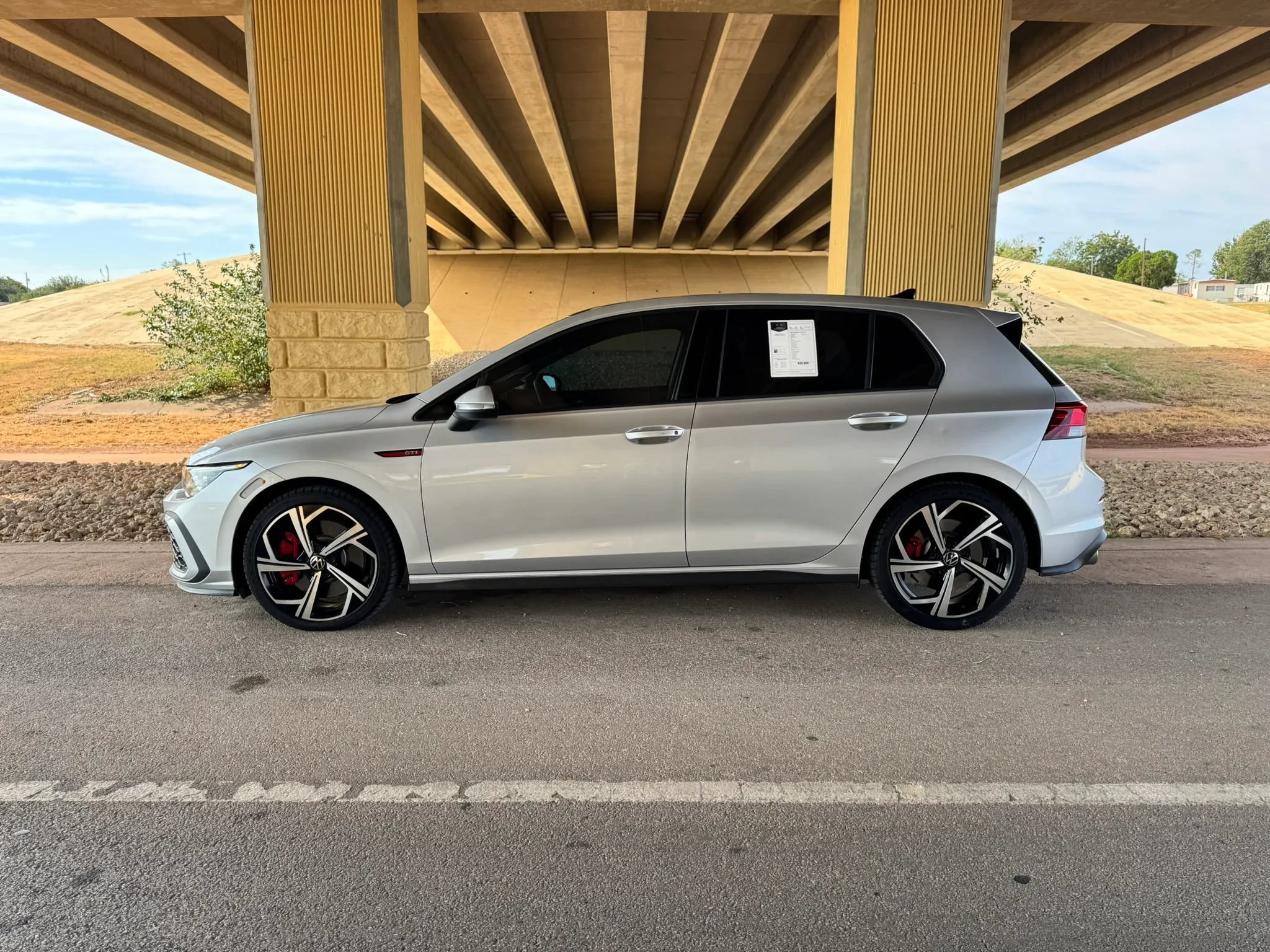 Used 2024 Volkswagen GTI SE FWD image 6