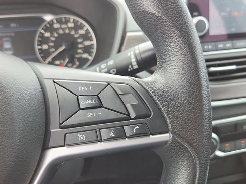 Used 2023 Nissan Altima 2.5 SV FWD image 19