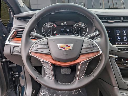 New 2025 Cadillac XT5 Premium Luxury image 16