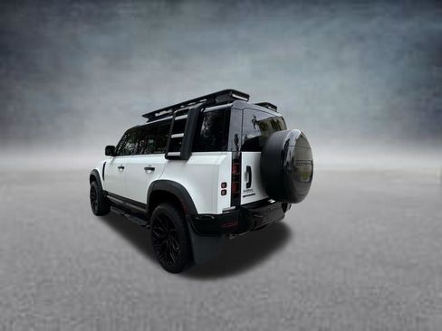 Used 2022 Land Rover Defender 110 S AWD/4WD image 5