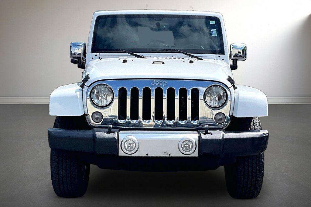 Used 2014 Jeep Wrangler Unlimited Sahara w/ Connectivity Group AWD/4WD image 2