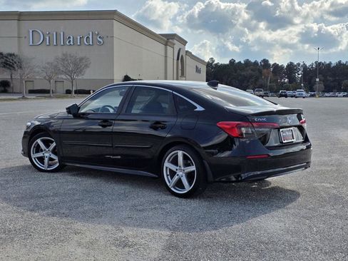 Used 2022 Honda Civic Touring image 4