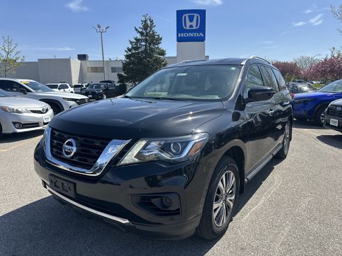 Used 2019 Nissan Pathfinder S image 1