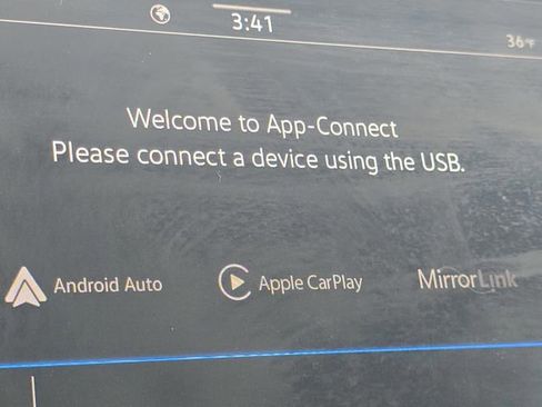 Used 2021 Volkswagen Tiguan SE image 4