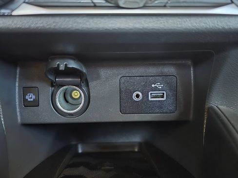 Used 2025 Nissan Versa SV FWD image 15