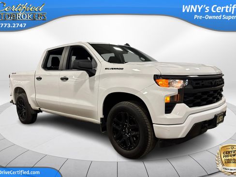 Used 2023 Chevrolet Silverado 1500 Custom image 3