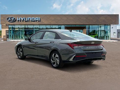 New 2025 Hyundai Elantra Limited image 5