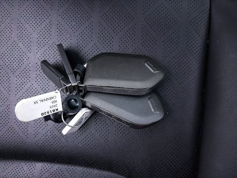 Used 2025 Kia Carnival SX image 43