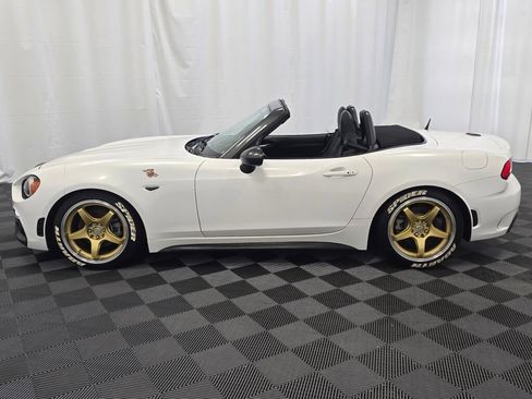 Used 2017 FIAT 124 Spider Abarth RWD image 2