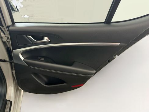 Used 2025 Genesis G70 2.5T AWD/4WD image 31