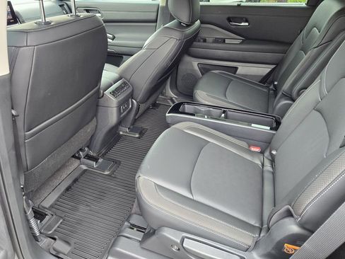 New 2026 Nissan Pathfinder SL w/ SL Premium Package FWD image 11