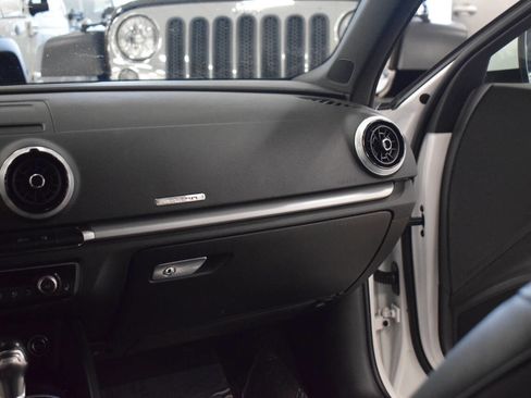 Used 2017 Audi A3 e-tron Premium image 40