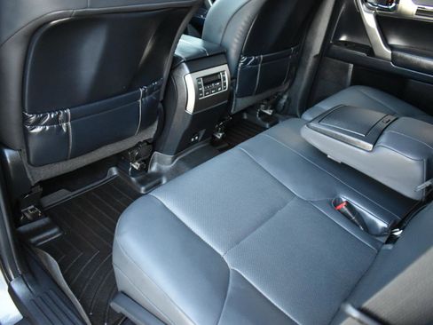 Used 2020 Lexus GX 460 Premium w/ Premium Package AWD/4WD image 27