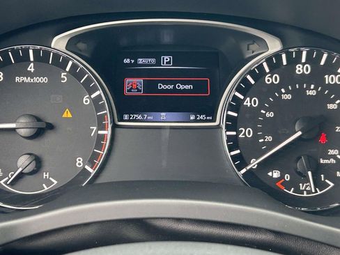 Used 2019 Nissan Pathfinder S image 24