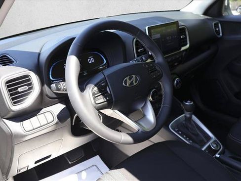 Certified 2026 Hyundai Venue SEL FWD image 10