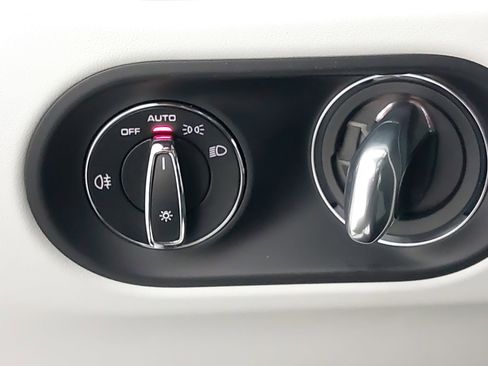 Certified 2026 Porsche Macan image 27