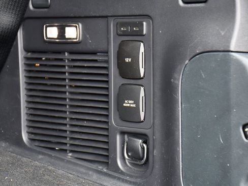 Used 2025 Ford Expedition Platinum AWD/4WD image 21