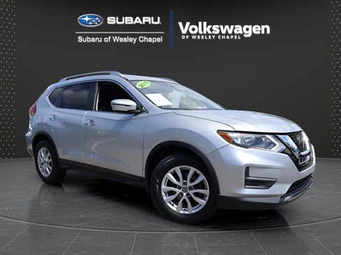 Used 2019 Nissan Rogue SV FWD image 1