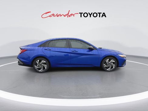 Used 2025 Hyundai Elantra Sport image 9