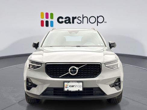 Used 2025 Volvo XC40 B5 Plus AWD/4WD image 8