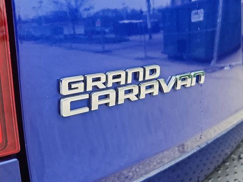 Used 2018 Dodge Grand Caravan SE w/ UConnect Hands-Free Group FWD image 22