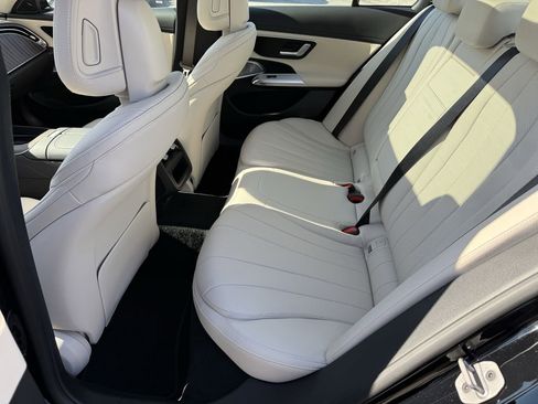 New 2026 Mercedes-Benz E 350 4MATIC Sedan image 11