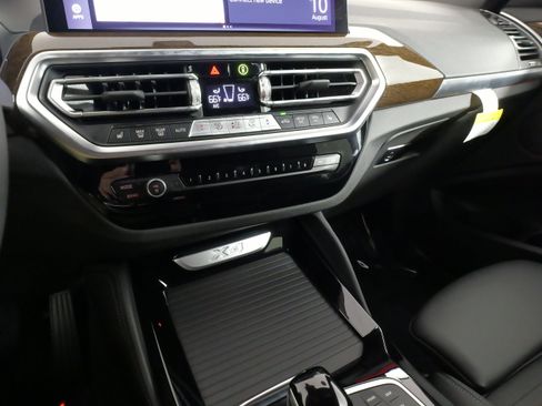 Used 2025 BMW X4 xDrive30i AWD/4WD image 47