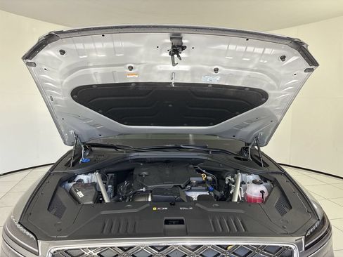 New 2026 Genesis GV70 2.5T AWD/4WD image 17