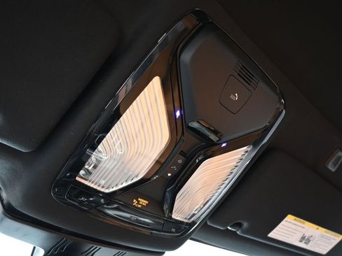 Used 2022 BMW 530i w/ Premium Package image 25