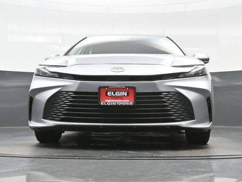 Used 2025 Toyota Camry LE FWD image 27