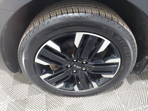 Used 2023 Kia Telluride SX AWD/4WD image 6