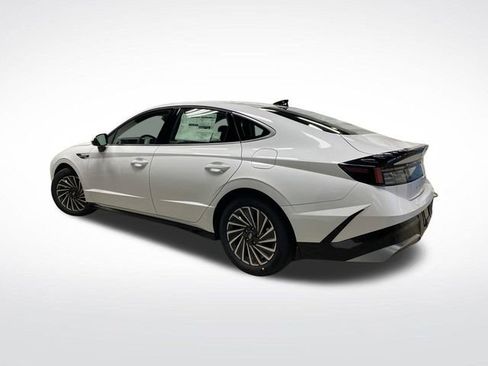New 2025 Hyundai Sonata SEL image 3