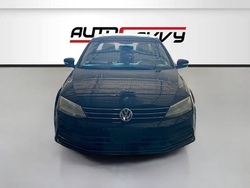 Used 2015 Volkswagen Jetta SE FWD image 2