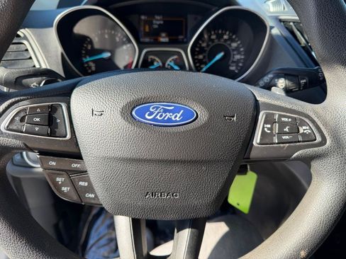 Used 2017 Ford Escape SE FWD image 26