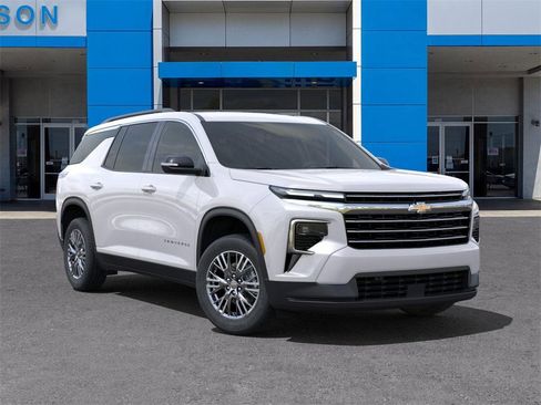 New 2025 Chevrolet Traverse LT w/ Enhanced Driving Package image 7