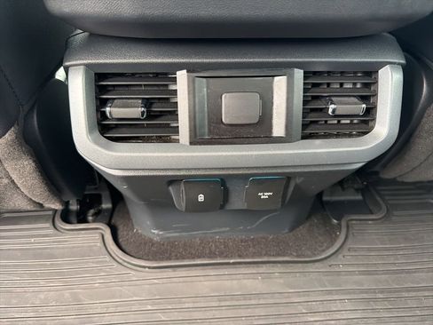 Used 2022 Ford F150 Lightning Lariat image 26