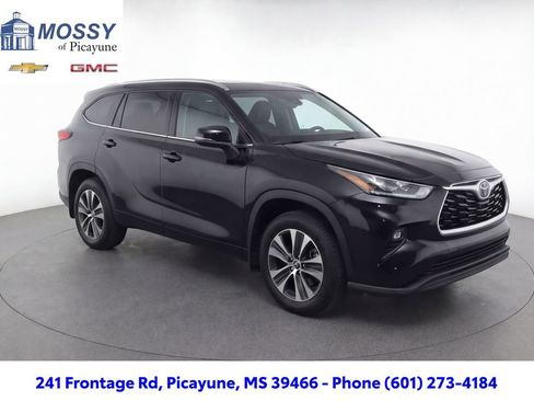 Used 2020 Toyota Highlander XLE FWD image 5