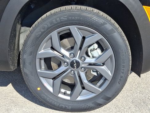 New 2026 Kia Seltos LX image 8