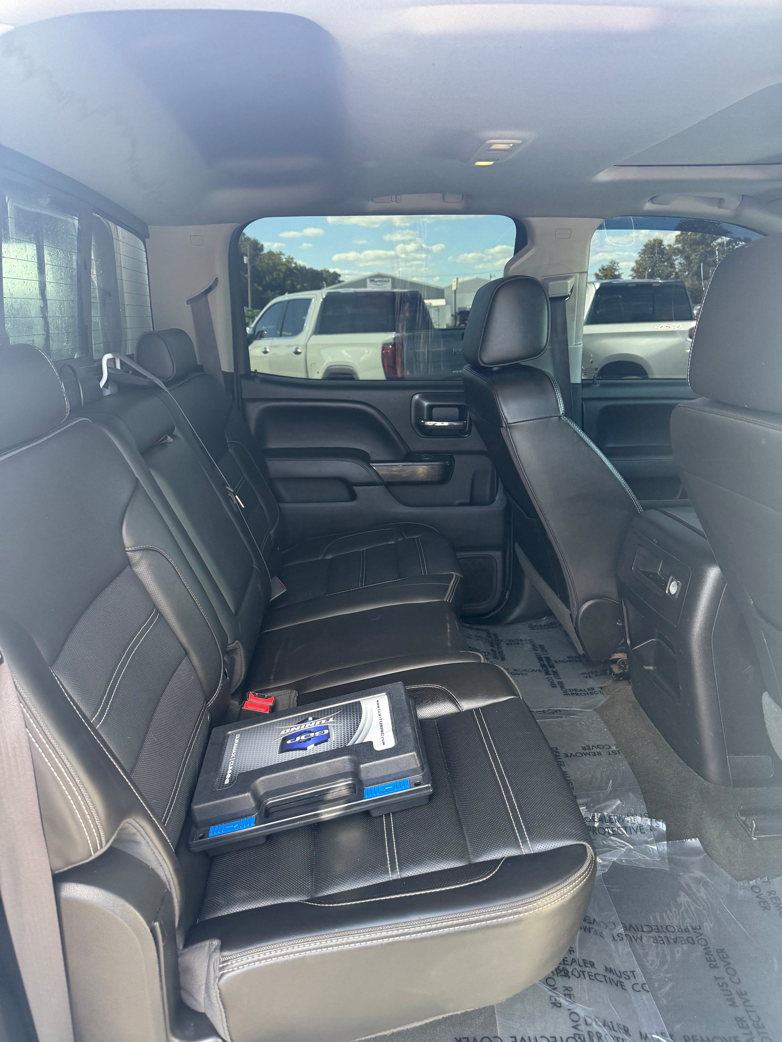 Used 2016 GMC Sierra 2500 Denali w/ Duramax Plus Package AWD/4WD image 9