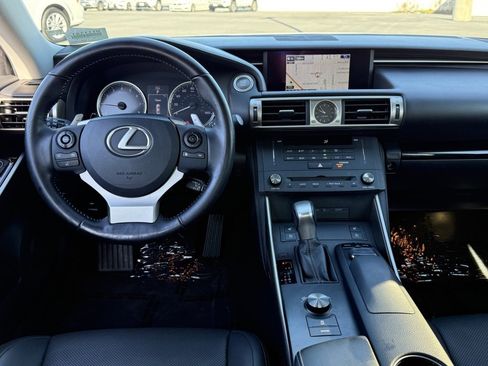 Used 2016 Lexus IS 200t image 31