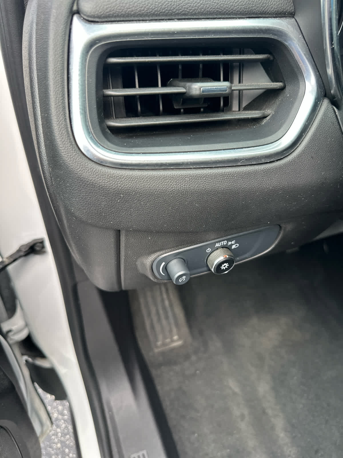 Used 2024 Chevrolet Equinox LT FWD image 20
