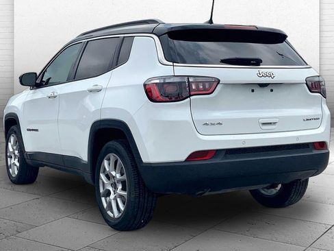 Used 2025 Jeep Compass Limited AWD/4WD image 10