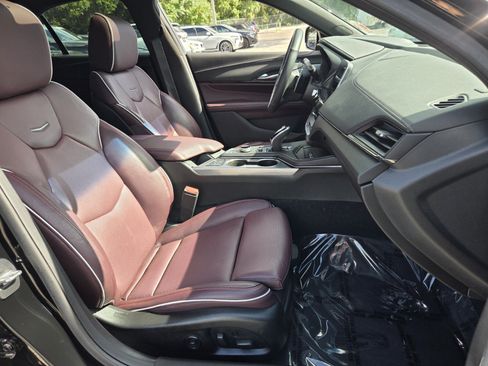 Used 2020 Cadillac CT4 V w/ Climate Package RWD image 17