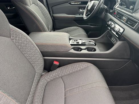 Certified 2025 Honda Pilot Sport image 18