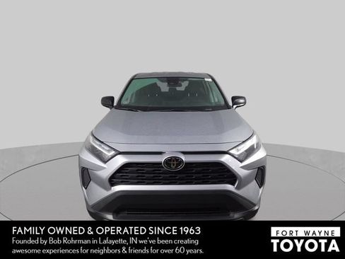 Used 2024 Toyota RAV4 LE AWD/4WD image 3