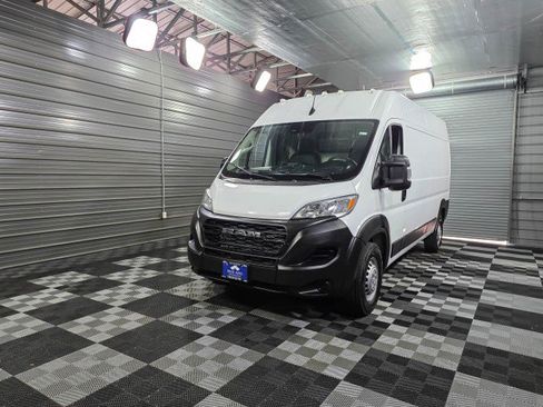 Used 2024 RAM ProMaster 2500 image 35