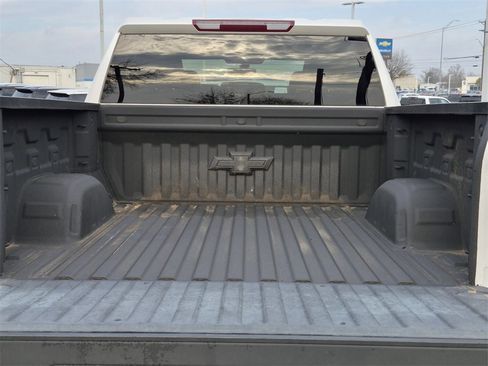 Used 2021 Chevrolet Silverado 1500 LT Trail Boss w/ Bed Protection Package image 8