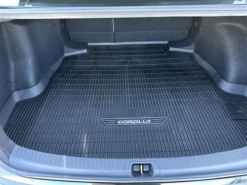 Used 2021 Toyota Corolla LE w/ LE Convenience Package image 19